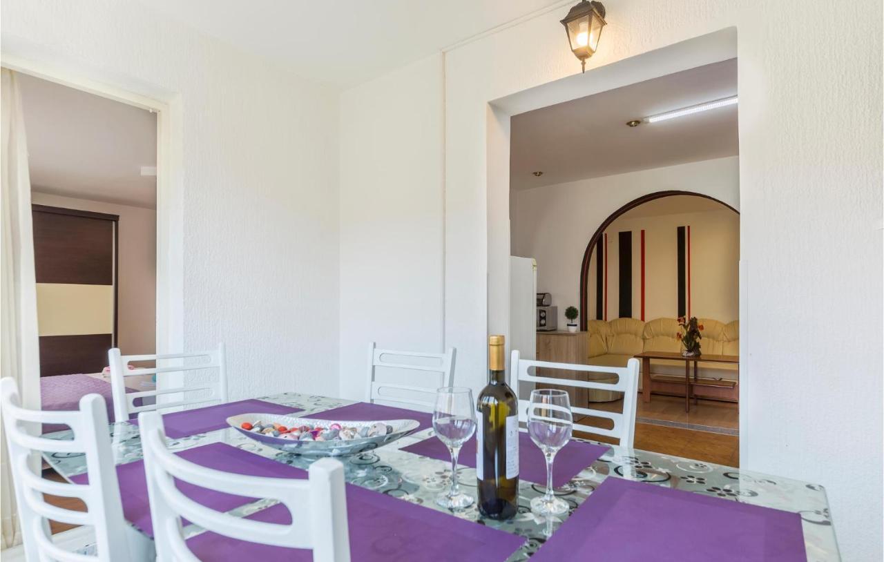 Nice Apartment In Pula With Kitchen Esterno foto