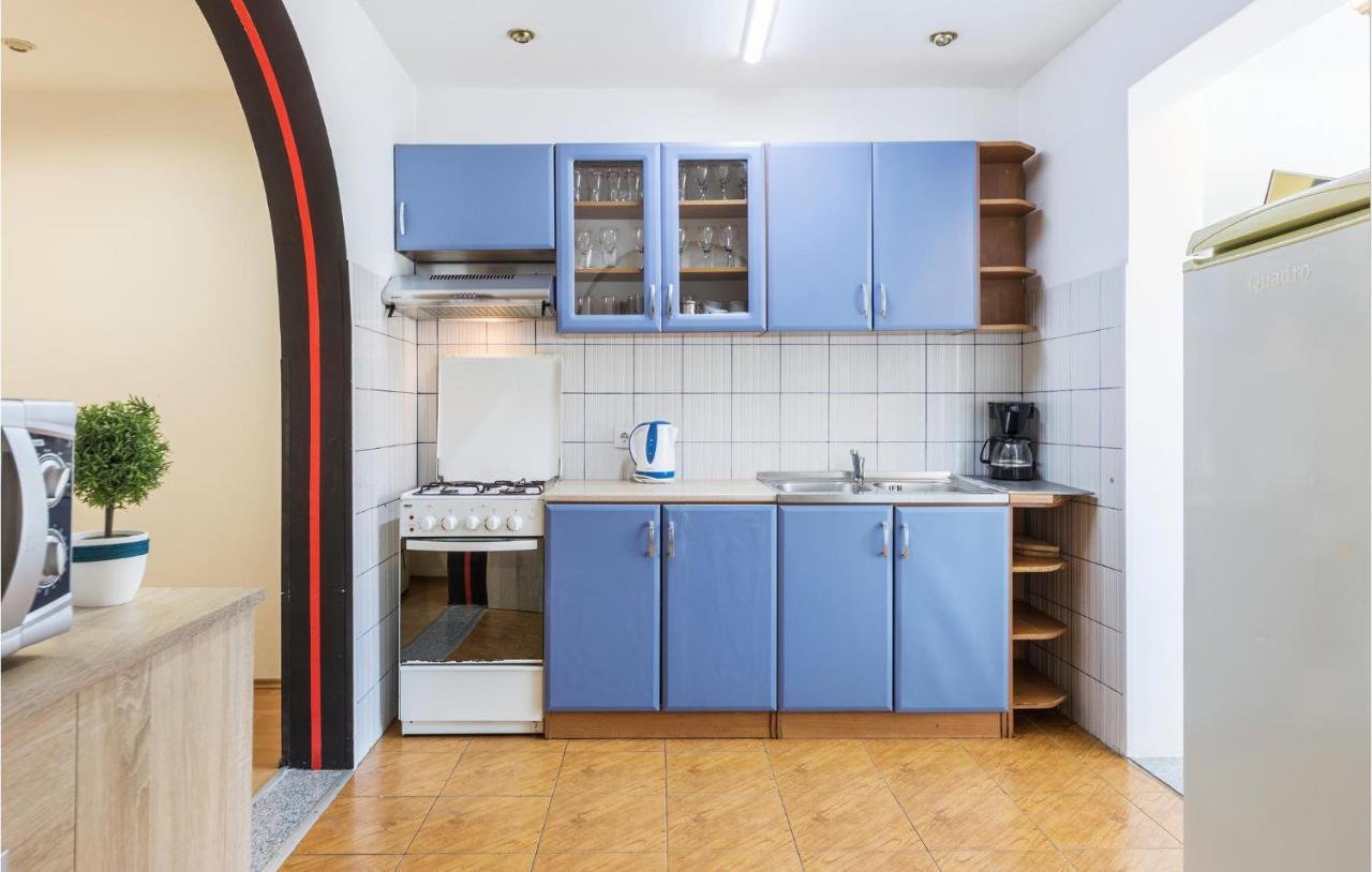 Nice Apartment In Pula With Kitchen Esterno foto