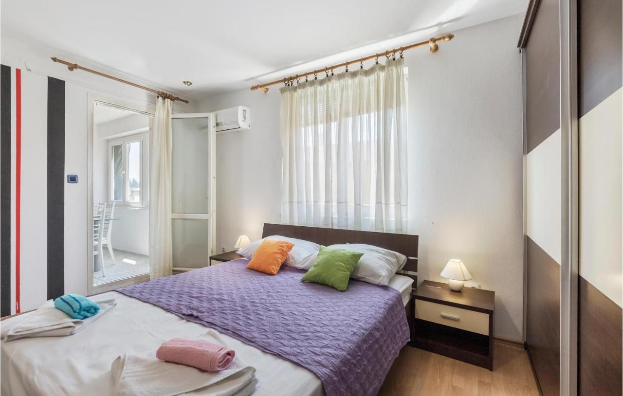 Nice Apartment In Pula With Kitchen Esterno foto