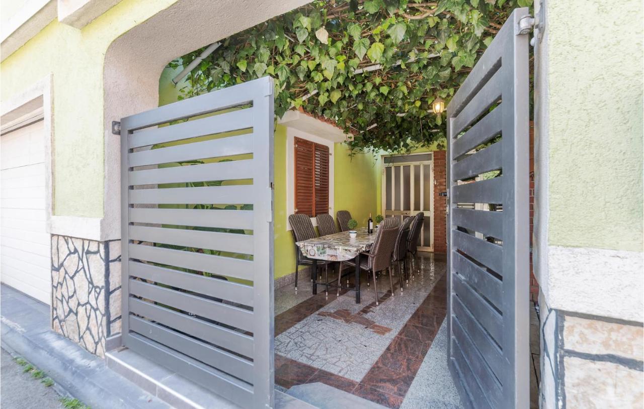 Nice Apartment In Pula With Kitchen Esterno foto