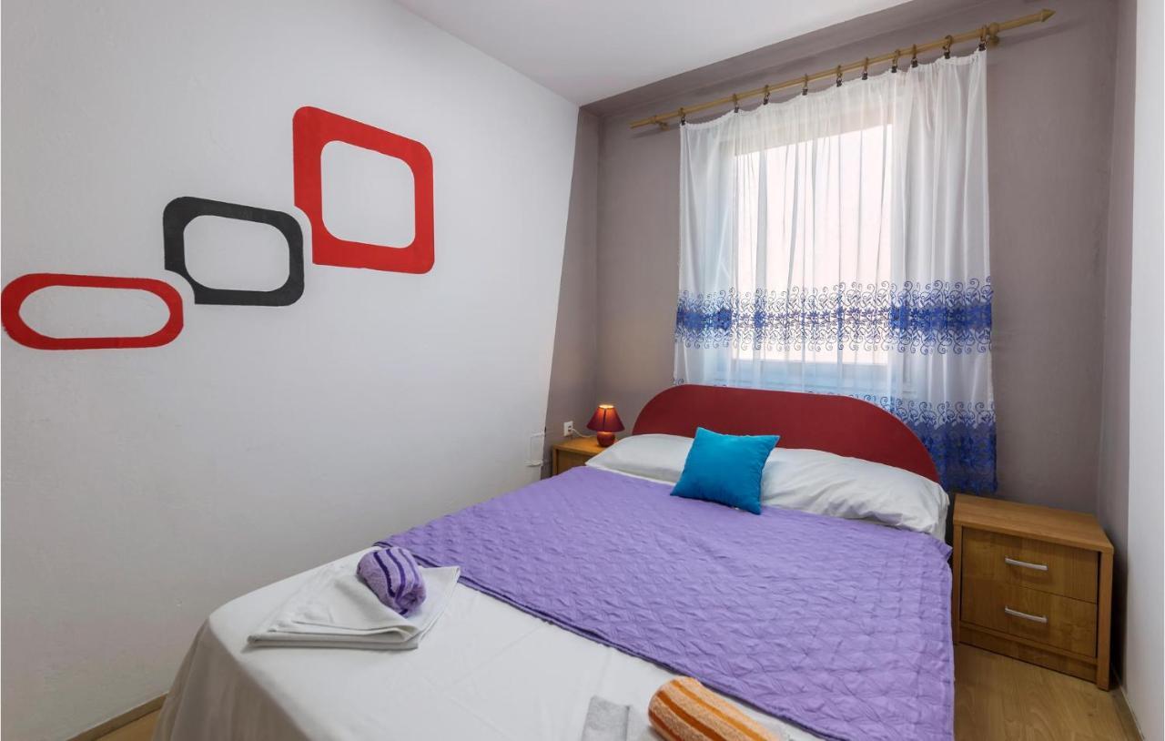 Nice Apartment In Pula With Kitchen Esterno foto