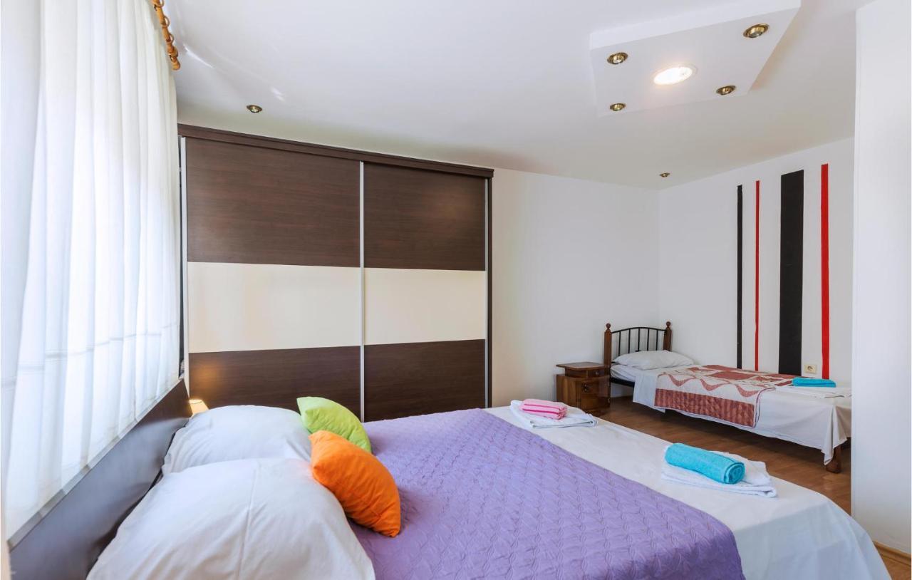 Nice Apartment In Pula With Kitchen Esterno foto