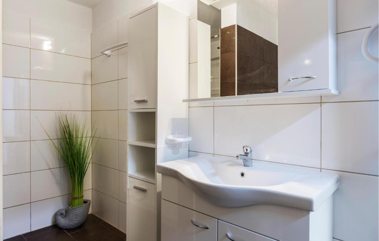 Nice Apartment In Pula With Kitchen Esterno foto